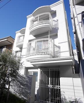 コート・ウエスト