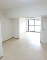 レニエ・ラ・ヴェルトゥ150